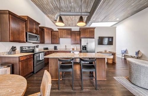 Macon Apartment | Quiet Downtown Loft | Walk to Dining & Coffee