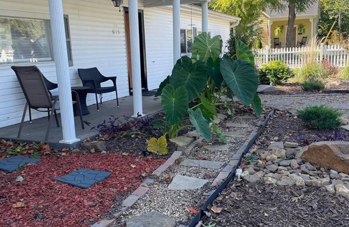 Downtown Cottage | Quiet Downtown Retreat — Family-Friendly, Work-Ready, Cozy Comfort