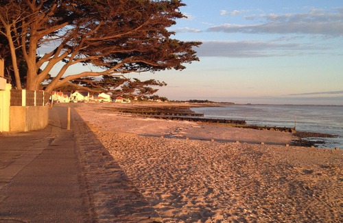 Les Moutiers-en-Retz Apartment | Quiet duplex near beach, secure parking, small pet allowed