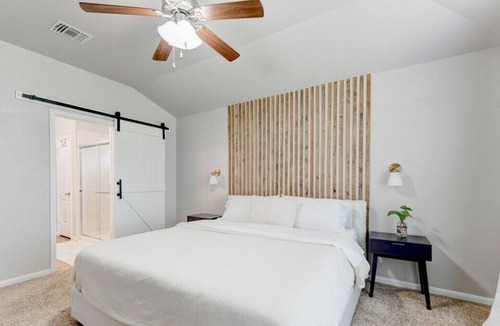Manor House | Quiet E Austin Home-Low Fees, Dog Friendly