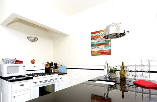 Glen Park Apartment | Quiet Elegance - Fabulous Location - Everything You Need