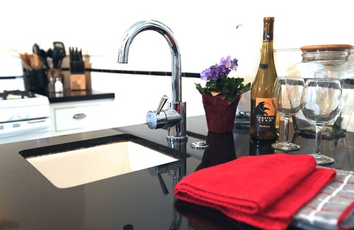 Glen Park Apartment | Quiet Elegance - Fabulous Location - Everything You Need