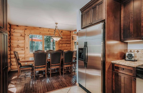 Fern Valley Cabin | Quiet Escape | Fireplace, Fire Pit & Views