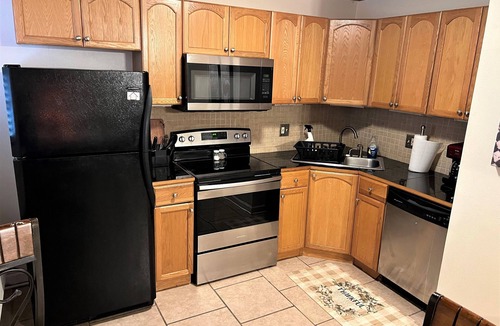 Beauregard Town Historic District Condo | QUIET ESCAPE! ENTIRE PLACE, Longer stay discounts
