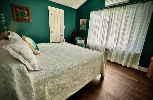 Waco House | Quiet Escape family with Private Pool