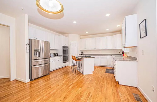 Bowie Bed & Breakfast | Quiet Escape with Easy DC Access-5BRMs Free Parking
