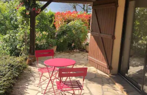 Fontenay-Saint-Pere House | Quiet family home with pool & spa - near Giverny, Thoiry and golf course