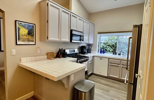 Roseville House | Quiet Family Friendly Retreat-WiFi & Workplace