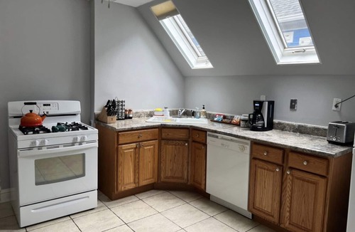 Oak Park House | Quiet, family getaway. Puppers welcome!