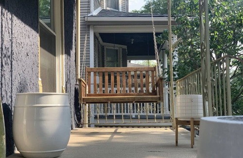Oak Park House | Quiet, family getaway. Puppers welcome!