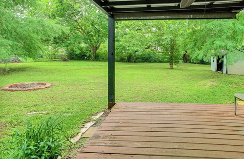 Texas City House | Quiet Family Home w/Yard ~ 15 Mi to Galveston!