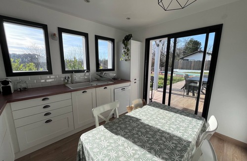 Bassussarry House | Quiet family house between sea and mountains with swimming pool - sleeps 8