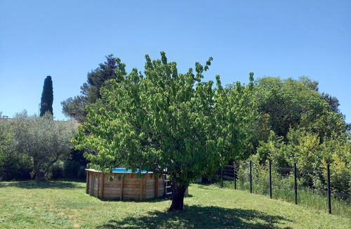 Aujargues Villa | Quiet family villa with garden and pool
