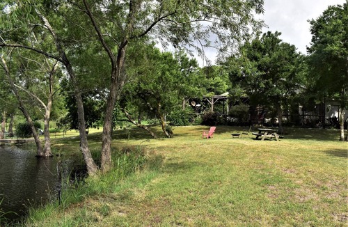 New Braunfels Villa | Quiet Farmhouse with Private Pond