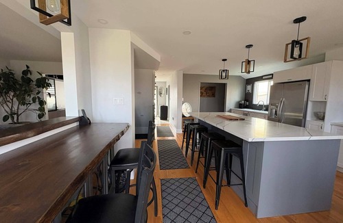 Pickering House | Quiet FIFA Home Base Near Pickering GO | Executive 4BR Stay