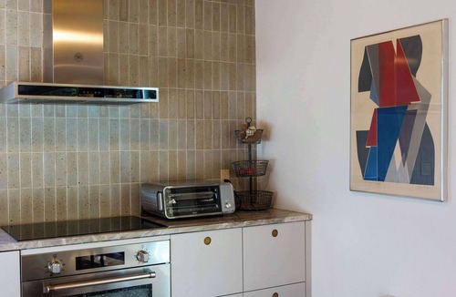 Monterey House | Quiet Forest Modern Getaway