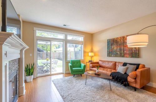 Bull Mountain Villa | Quiet, Four bedrooms, 2 King Beds
