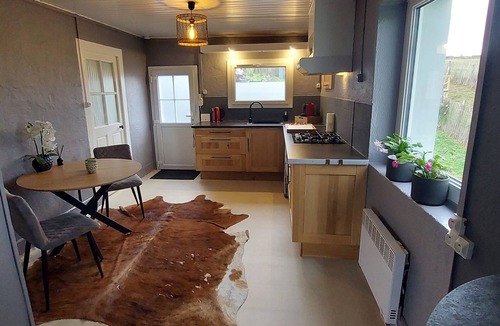 Saint-Aubin-en-Charollais Ski Chalet | Quiet house with sauna in the garden. Pets allowed