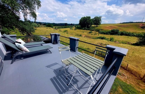 Saint-Aubin-en-Charollais Ski Chalet | Quiet house with sauna in the garden. Pets allowed