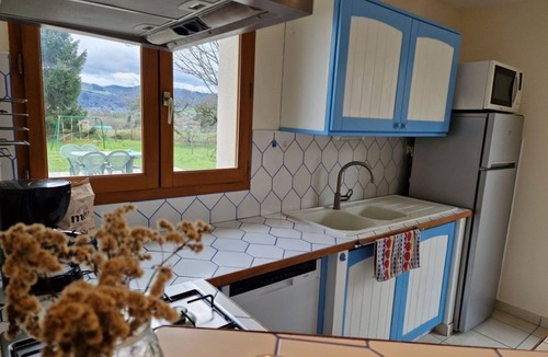 Saint-Geoire-en-Valdaine Villa | Quiet house, ideal for families!