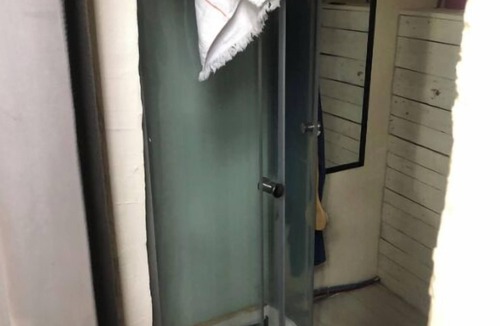 Saint-Germain-des-Fosses Apartment | Quiet studio overlooking the garden. Pets at no extra charge