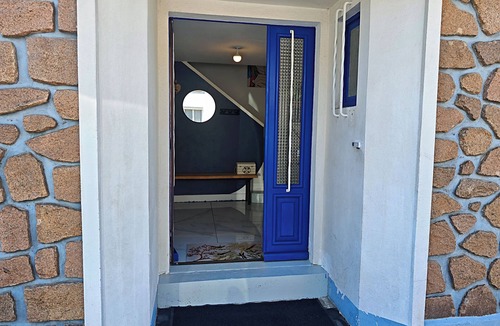 Cholet House | Quiet, friendly house 10pers Garden.garage+free parking.close to amenities