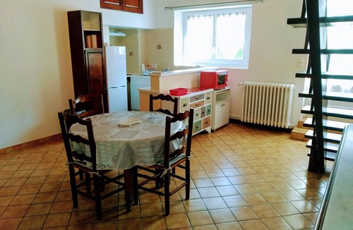 Pays de Fontenay-Vendee House | Quiet furnished accommodation with garden