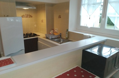 Pays de Fontenay-Vendee House | Quiet furnished accommodation with garden