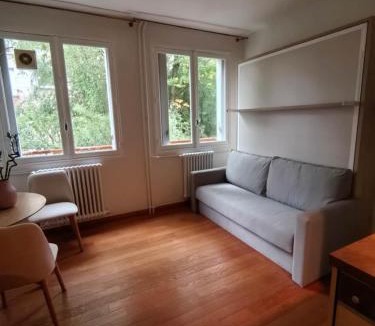 Neuilly-sur-Seine Apartment | Quiet Furnished Studio in Neuilly
