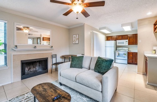 Far North Dallas Condo | Quiet Gated Apt w/Pool, Near Hospitals & Shops