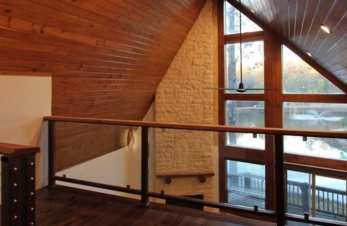 Whispering Hills House | Quiet getaway in the trees