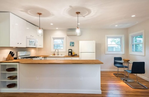 Travis Heights Apartment | Quiet getaway near South Congress, Lady Bird Lake and downtown Austin