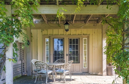 Ladiesburg Cottage | Quiet Getaway or Romantic Retreat