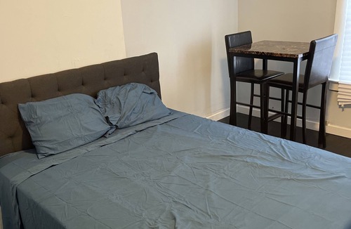 Orange House | Quiet getaway.