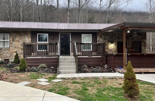 La Follette House | Quiet Getaway