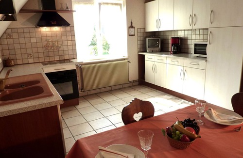 Wolfersdorf Apartment | Quiet gite in a cul-de-sac. Pets accepted by prior arrangement.
