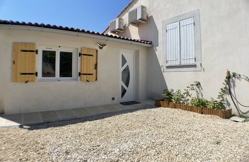 Pertuis Cottage | Quiet, gîte with secure swimming pool - Luberon