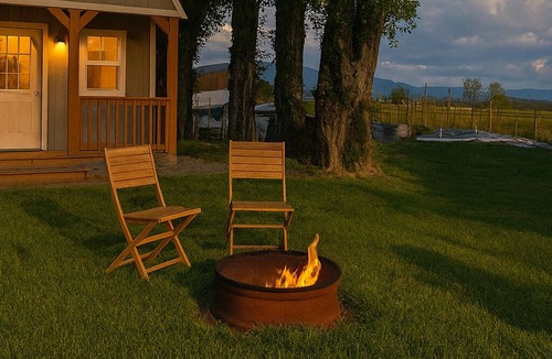 Lynden Cabin | Quiet Glamping Barn on a Working Farm with Fire Pit and Open Views