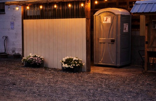 Lynden Cabin | Quiet Glamping Barn on a Working Farm with Fire Pit and Open Views