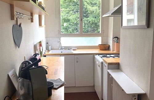 Neuilly-sur-Seine Apartment | Quiet, green apartment