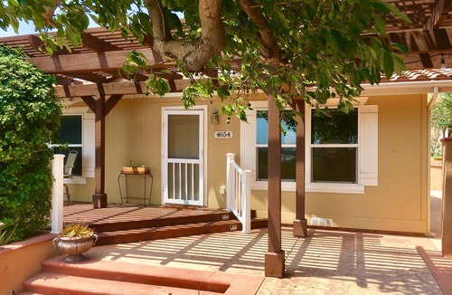 Morro Hills House | Quiet Guest Home With Beautiful Views + Pool and jacuzzi!