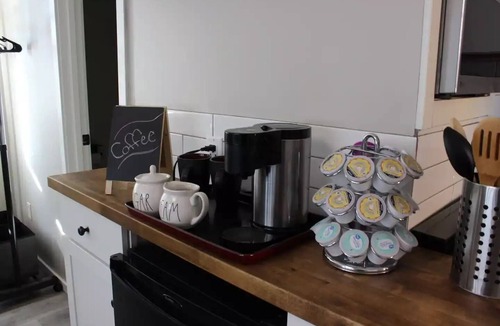 Lee's Summit Apartment | Quiet guest suite located near Historic Downtown Lee's Summit