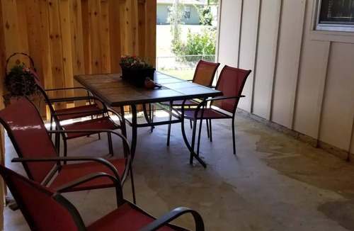 Lee's Summit Apartment | Quiet guest suite located near Historic Downtown Lee's Summit