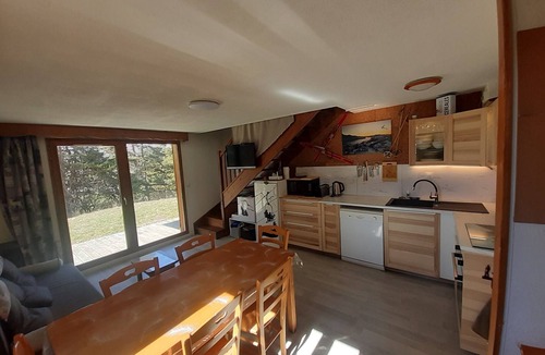 La Joue du Loup Ski Chalet | Quiet half chalet on one level, not overlooked.