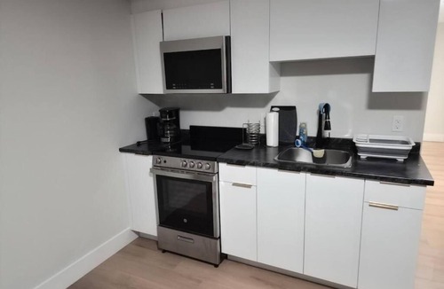Riverview Apartment | Quiet Haven - One-bedroom Suite