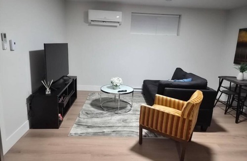 Riverview Apartment | Quiet Haven - One-bedroom Suite