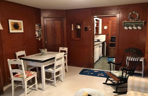 Mattapoisett Center Cottage | Quiet Hideaway - 900 Feet from Private Crescent Beach