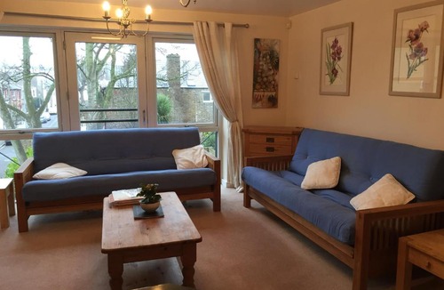 Ramsgate Apartment | Quiet Hideaway central Ramsgate with parking.