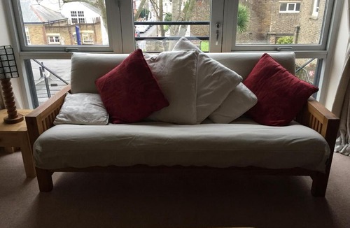 Ramsgate Apartment | Quiet Hideaway central Ramsgate with parking.