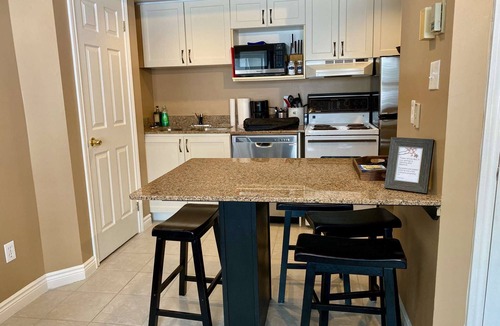 Craigleith Condo | Quiet Hillside Studio - Wifi, Linens/Towels, Free Shuttle